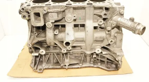 Opel Astra J Engine block 55573916