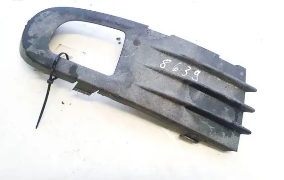 Volvo V50 Front bumper lower grill 30655885