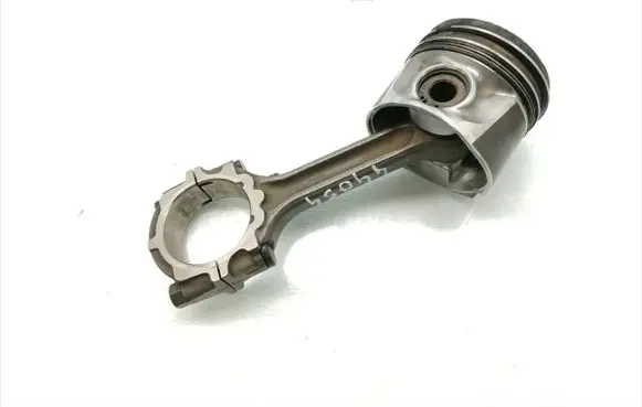 Nissan X-Trail T30 Piston with connecting rod 