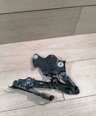 BMW X5 G05 Engine bonnet/hood hinges 7418201