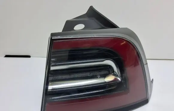 Tesla Model 3 Rear/tail lights 1077398 1077400