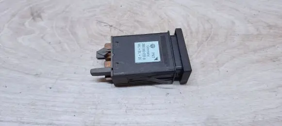 Volkswagen PASSAT B5.5 Hazard light switch 3B0953235B
