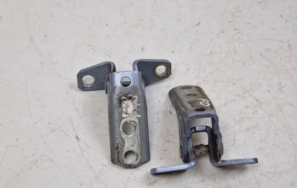 Mitsubishi Outlander Front door hinge set A036834