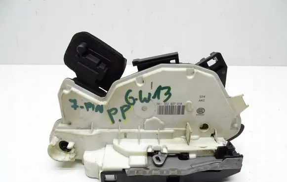 Skoda Octavia Mk3 (5E) Front door lock 5E2837016