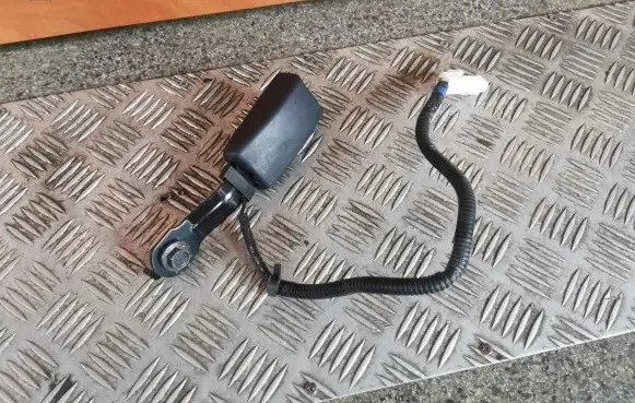 KIA Rio Front seatbelt buckle