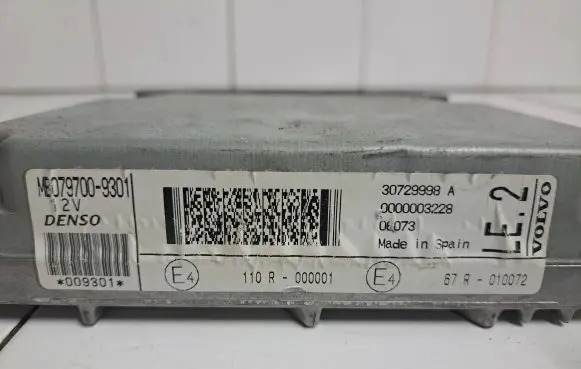 Volvo V70 Engine control unit/module MB0797009301 30729998A 6602009090
