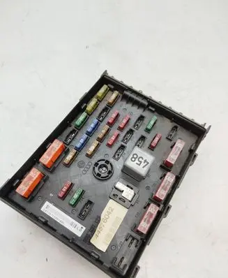 Volkswagen PASSAT B6 Fuse module 3C0937125 74576042