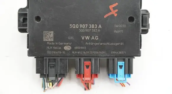 Volkswagen Golf VII Other control units/modules 5Q0907383A