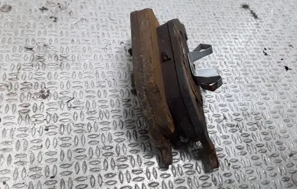 Volkswagen Golf IV Brake pads (front) 