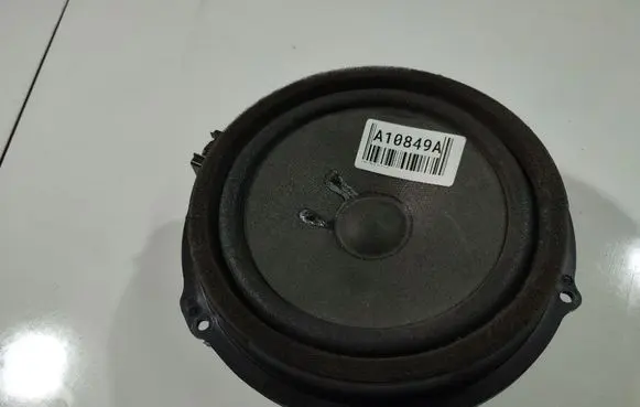 Ford Focus Front door speaker AA6T18808AA