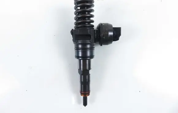 Volkswagen Sharan Fuel injector 0414720038 038130073AK