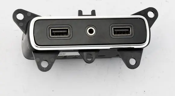 Jeep Grand Cherokee USB socket connector 68323663AD P68323663AD