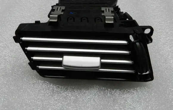 Mercedes-Benz E W212 Dashboard side air vent grill/cover trim A2128300154 2128300154