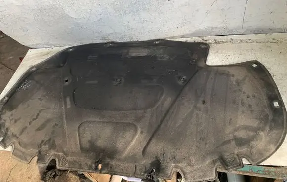 Volkswagen Golf VII Engine bonnet/hood sound/heat insulation 