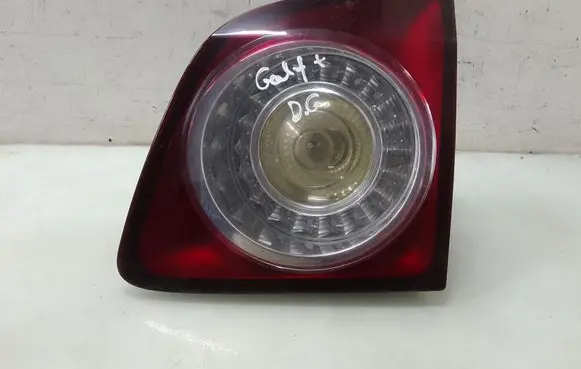Tailgate rear/tail lights