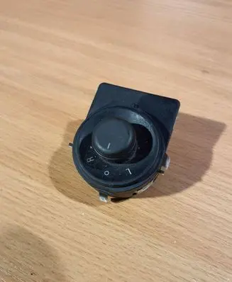 Chevrolet Cruze Wing mirror switch 13272182