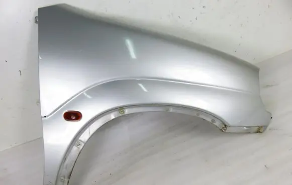 Suzuki Ignis Fender