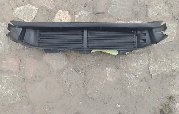 Volvo XC90 Dash center air vent grill 31353797