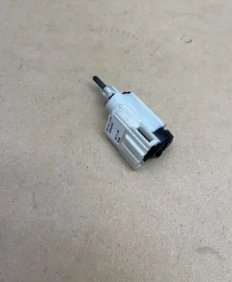Audi A4 S4 B7 8E 8H Brake pedal sensor switch 8E0927189B 0508 19322005