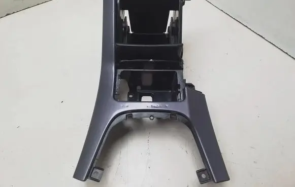 Cup holder front