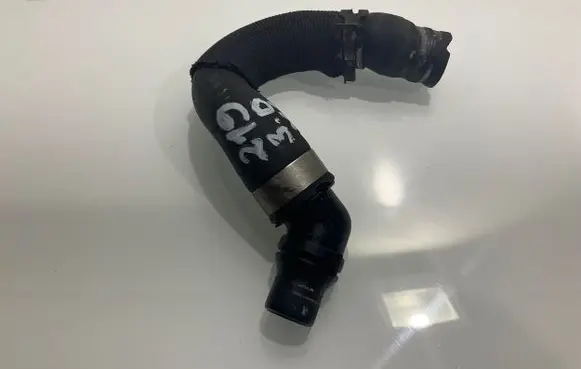 Mercedes-Benz CLS C219 Engine coolant pipe/hose