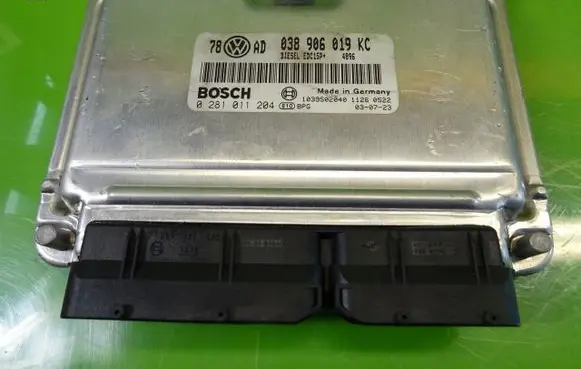 Volkswagen PASSAT B5.5 Engine control unit/module ECU
