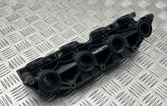 Nissan Primastar Intake manifold 8200252227 2118