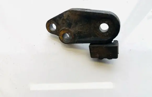 Toyota Avensis T250 Engine mounting bracket