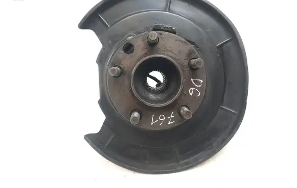 Rear wheel hub