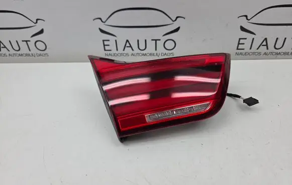 Tailgate rear/tail lights