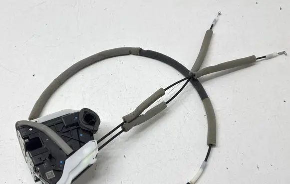 Nissan Rogue Rear door lock 825016RR0A