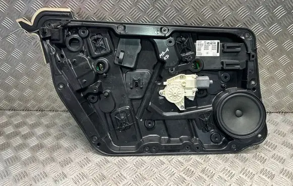 Mercedes-Benz A W176 Front door window regulator with motor A1767230214