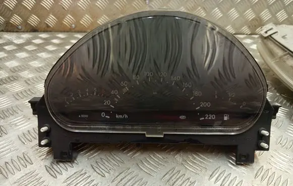 Mercedes-Benz A W168 Speedometer (instrument cluster) A1685407711 09055689902