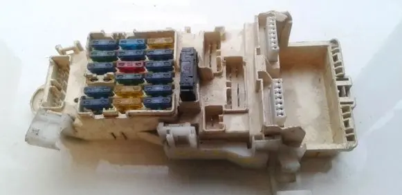 Mazda 323 Fuse box set