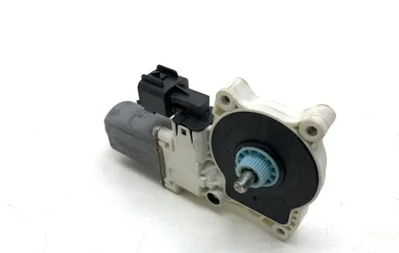 Jaguar XE Front door window regulator motor C39790101
