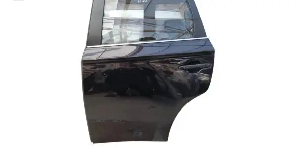 Mitsubishi Outlander Rear door