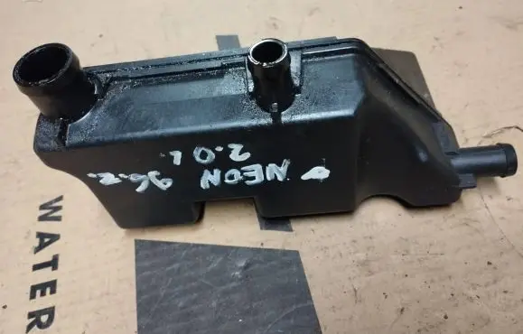 Chrysler Neon II Oil breather separator 4667957