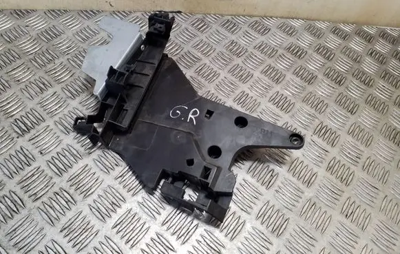 Volvo XC70 Rear door windshield rail 08663909