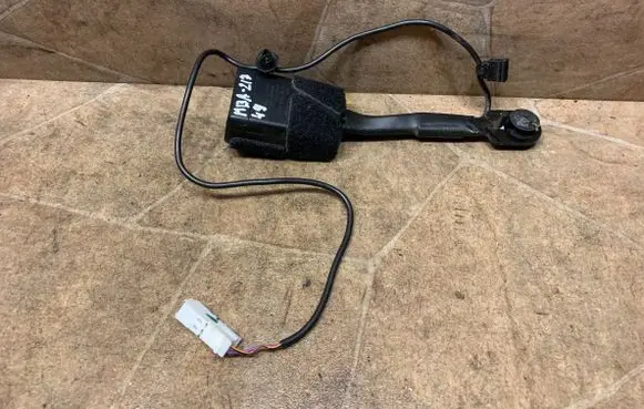 BMW 2 F45 Front seatbelt buckle 7313299