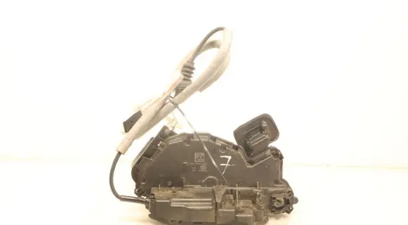 Skoda Fabia Mk3 (NJ) Front door lock
