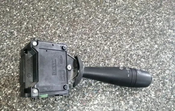 Dacia Duster Wiper control stalk E1109568