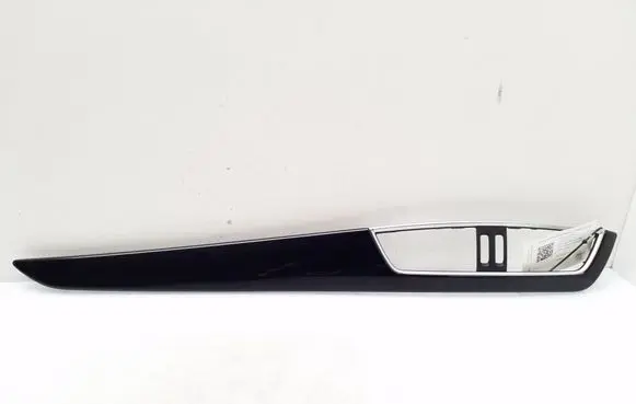 Mercedes-Benz C W204 Dashboard glove box trim A2046801371 3007567