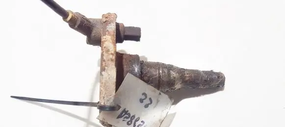 Volkswagen Golf III Stub axle 