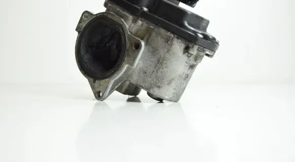 Audi A4 S4 B8 8K EGR valve 03L131501D