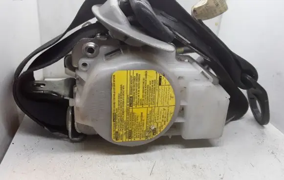 Lexus IS 220D-250-350 Front seatbelt 7M8750P J090301