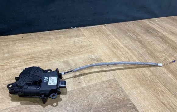 Jaguar F-Type Loading door lock EX53404C10AA C11109101 153845