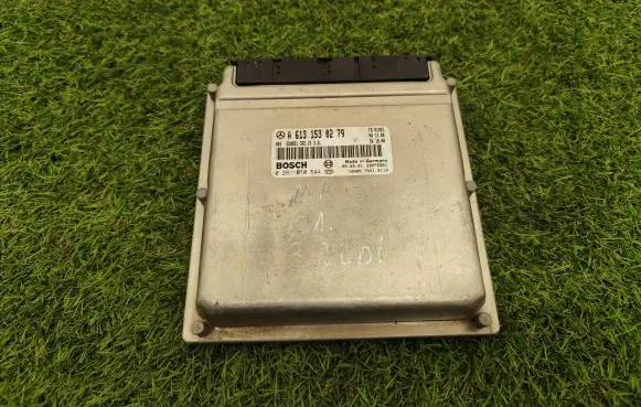 Mercedes-Benz S W220 Engine control unit/module A6131530279 0281010544 28RTE851