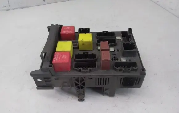 Renault Laguna II Fuse module 8200283811 8200004201E 518831003