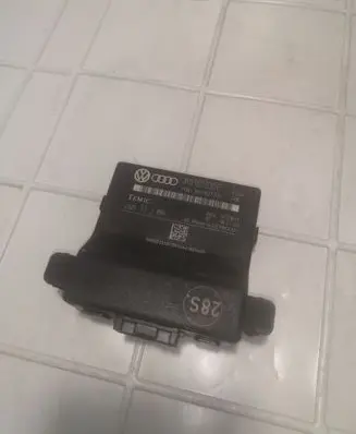 Volkswagen Golf Plus Gateway control module 1K0907530F 1K0907951