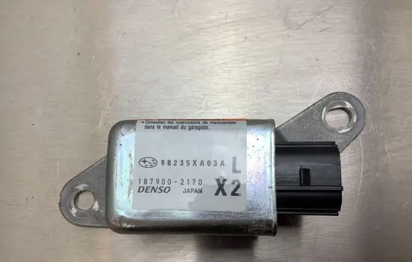 Subaru Tribeca Airbag deployment crash/impact sensor 98235XA03A 1879002170